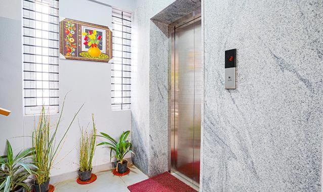 העיר בנגלור Hotel Sunroof Suites מראה חיצוני תמונה