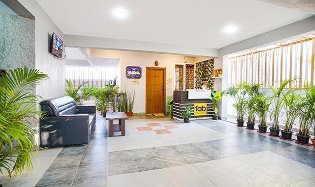 העיר בנגלור Hotel Sunroof Suites מראה חיצוני תמונה