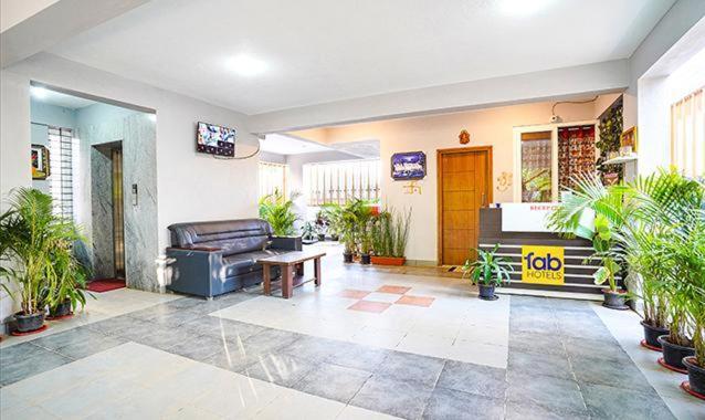 העיר בנגלור Hotel Sunroof Suites מראה חיצוני תמונה